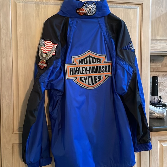 Bass Pro windbreaker with Harley Davidson logos. - Picture 2 of 8